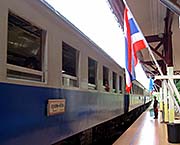 'Nakhon Pathom Railway Station' by Asienreisender